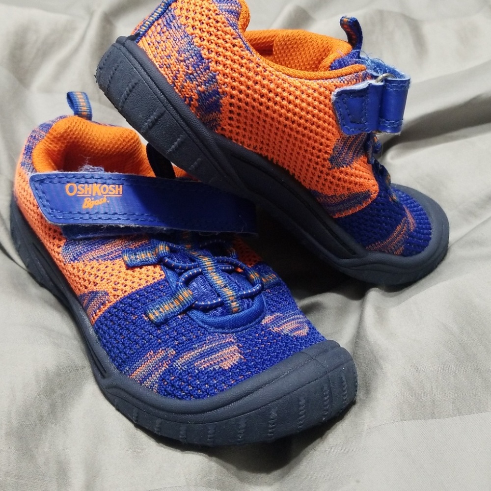 Boys active wear shoes size 11